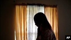 "La depresión es tratable y el primer paso es hablar", dice la OMS.