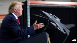 美国总统特朗普在美国洛克希德·马丁公司的子公司德尔科航空航天公司发表演讲 (2019年7月12日）