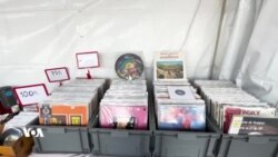 Plakên Muzîkê Hîn Bala Hezkirîyên Wan Dikişînin
