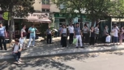 Qara Qarayev metro stansiyasının qarşısı