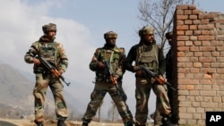 印控克什米尔地区的印度陆军士兵（2016年2月22日）