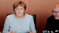 آنگلا مرکل صدراعظم آلمان پنجشنبه در بیانیه ای به پارلمان آلمان این خبر را داد. 