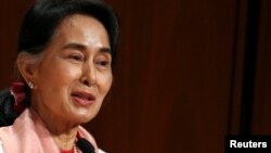 နိုင်ငံတော် အတိုင်ပင်ခံ ပုဂ္ဂိုလ် ဒေါ်အောင်ဆန်းစုကြည်