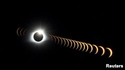 แฟ้ม - ภาพถ่าย 21 ภาพจากสุริยุปราคาเต็มดวง ที่ถ่ายจากรัฐเทนเนสซี เมื่อ 21 ส.ค. 2027 (REUTERS/Jonathan Ernst/File Photo)