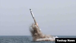 북한이 지난 2015년 5월 전략잠수함에서 탄도탄수중시험발사에 성공했다고 북한 관영 '조선중앙통신'이 보도했다. 