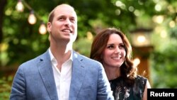 英国威廉王子和凯特王妃 (资料照片)