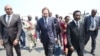 Le Haut-Commissaire des Nations Unies aux droits de l’homme, Zeid Ra’ad Al Hussein (centre), lors de sa visite en République démocratique du Congo en juillet 2016. 
