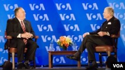 ڕۆبەرت ڕایڵی سەرۆکی دەنگی ئەمەریکا وتووێژ لەگەڵ مایک پەمپێیۆ وەزیری دەرەوەی ئەمەریکا ئەنجام دەدات