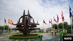 نشست ناتو با سخنرانی دبیرکل آن، ینس استولتنبرگ و مراسم افتتاح ساختمان مقر جدید ناتو در بروکسل روز پنجشنبه آغاز می شود.