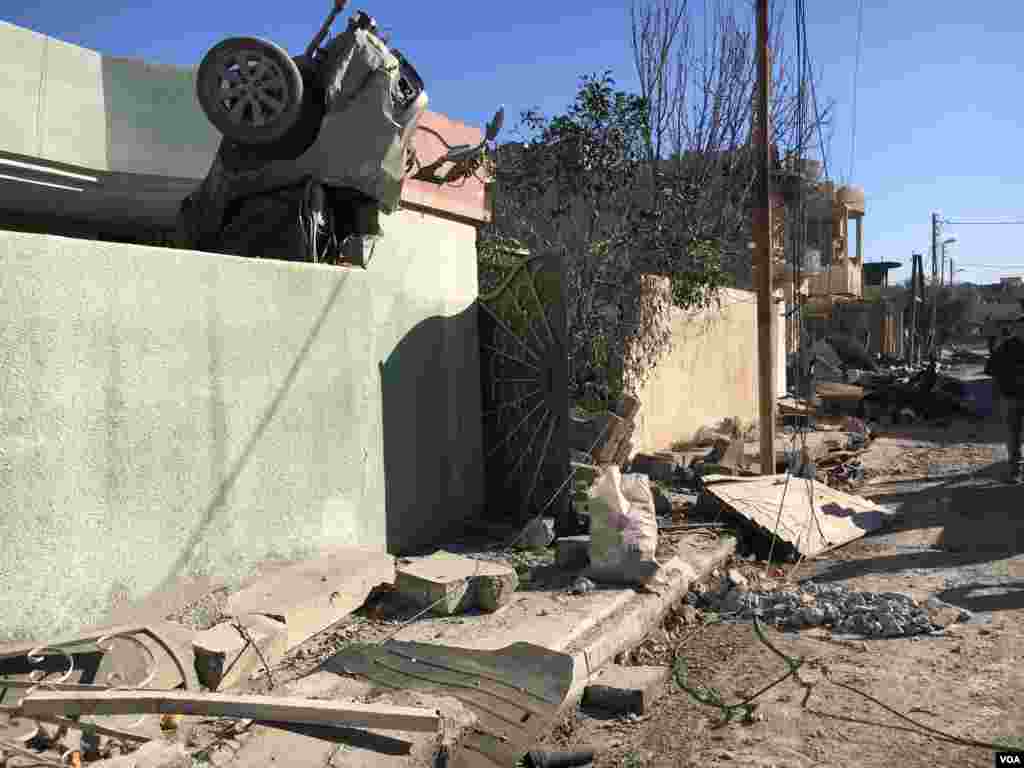 Yadda wani abin fashewa ya jefa mota cikin wani gida, Janairu 13, 2017 &nbsp;