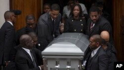 Les funérailles d' Akai Gurley abattu par un policier, le 6 décembre 2014.