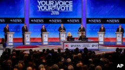 Le dernier débat républicain avant la primaire du New Hampshire, à St. Anselm College, diffusé sur ABC News, le 6 février 2016. (AP Photo/David Goldman) 