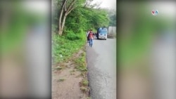 Caravana de migrantes comienza su travesía en Honduras.