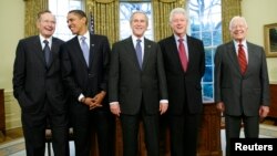 پنج رئیس جمهوری سابق و زنده آمریکا از راست: کارتر، کلینتون، بوش پسر، اوباما و بوش پدر. 