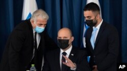 یائیر لاپید وزیر خارجه اسرائیل و نفتالی بنت نخست وزیر اسرائیل - آرشیو