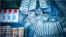 روی خط - برخی بیماران خاص به دلیل فقر، داروهای کمیاب خود را می‌فروشند