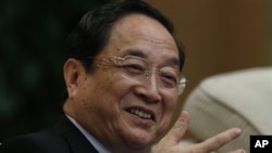 中共上海市委书记俞正声在中共十八大上海代表团会议上 （资料照片）