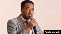 Deetaa Ministiraa Tajaajila Kominikeeshinii Mootummaa Federaalaa Obbo Kabbada Deessisaa