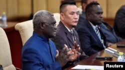 所罗门群岛现任总理玛纳西·索加瓦雷（Manasseh Sogavare）2019年在北京。（资料照片）