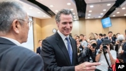 2023年10月23日加州州长加文·纽森 (Gavin Newsom) 在香港大学参加炉边谈话