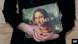 کیف دستی جف کونز برای شرکت لویی ویتان