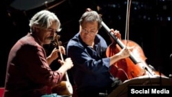 کیهان کلهر همراه با یویوما هنرمند چینی تبار