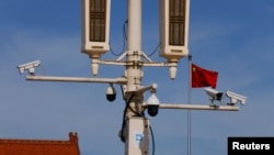 天安门广场上的摄像头（路透社2023年10月18日）