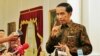 Presiden Joko Widodo menanggapi kasus pencatutan nama di Istana Merdeka, Jakarta, Senin 7 Desember 2015 (dok. Setpres Biro Pers).