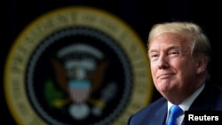 Le président Donald Trump lors d'un entretien avec un journaliste, à Washington D.C., le 22 mars 2018.