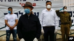  بسیاری از بازماندگان هولوکاست شرایط مالی بدی دارند و هزینه‌های اضافی دوران کرونا، از جمله تهیه ماسک و ابراز حفاظتی، برای آنها کمرشکن است