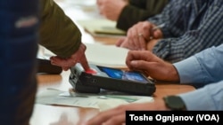 Според процедурата ДИК сега почнува со проверката на кандидатурите на седуммината кандидати кои според Уставот и законите мора да се македонски државјани