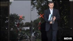 با اینکه در محافل سیاسی ایران از رحیم مشایی به عنوان نامزد انتخابات ریاست جمهوری سال آینده نام برده می شود اما او هنوز نامزدی خود را تایید نکرده است.