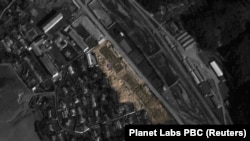 Citra satelit memperlihatkan pembangunan perumahan pekerja baru (tengah) di "Pabrik 11 Februari" dekat Hamhung, Korea Utara, 20 November 2024. (Foto: Planet Labs PBC via REUTERS)