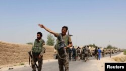 ولسوالی خاکریز در ۸۵ کیلومتری مرکز ولایت کندهار قرار دارد.