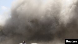 Milipuko iliyotokea uwanja wa ndege wa Aden, Yemen, Disemba. 30, 2020. 