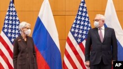 ምኽትል ሚንስትር ጉዳያት ወፃኢ ኣመሪካ ወንድይ ሼርማንን ምኽትል ሚንስትር ጉዳያት ወፃኢ ሩሲያ ሰርገይ ሪያብኮቭን 