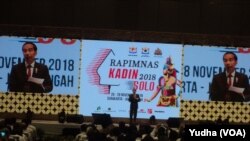 Presiden Jokowi saat menghadiri Rapimnas KADIN di Solo, Rabu, 28 November 2018. (Foto: VOA/Yudha)