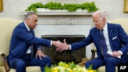 جو بایدن، رئیس جمهوری آمریکا، روز دوشنبه در کاخ سفید با مصطفی الکاظمی، نخست وزیر عراق، دیدار کرد (۲۶ ژوئیه ۲۰۲۱)