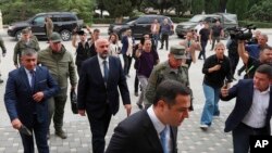 Predstavnici jermenske zajednice Nagorno-Karabaha dolaze na razgovore u azerbejdžanski grad Yevlakh, Azerbejdžan, u četvrtak, 21. septembra 2023. godine.