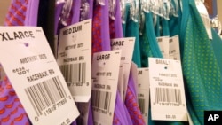 Busana di sebuah toko pakaian di North Andover, Massachusetts.