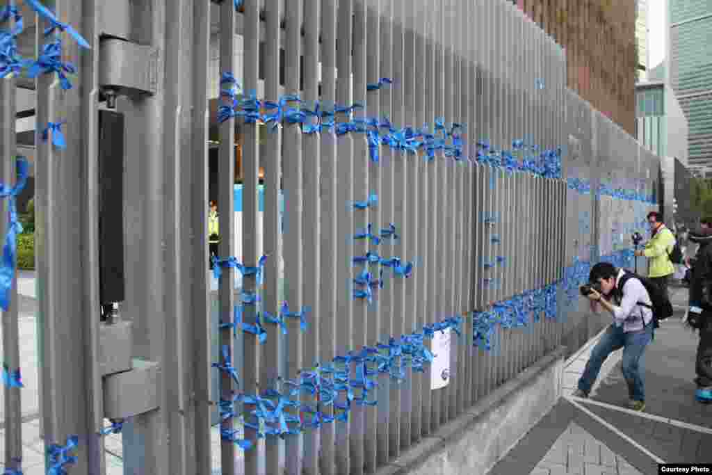 香记协星期天下午发起“企硬反灭声，撑言论自由”的游行1 (香港记者协会脸书图片)