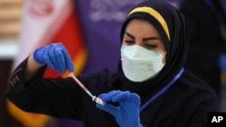 کمیته ملی اخلاق به شیوه ارزیابی سود و زیان واکسن داخلی در شرایطی که هنوز مطالعات فاز سوم آن تکمیل نشده پرداخته است