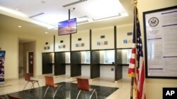 지난 7월 아프가니스탄 카불 주재 미국 대사관의 비자 센터. 