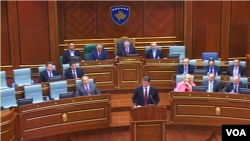 Presidenti Bamir Topi, në Parlamentin e Kosovës