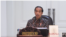 Presiden Jokowi dalam rapat terbatas di Istana Kepresidenan di Jakarta, Senin (22/11). Presiden menegaskan penerapan PPKM level 3 selama periode liburan Nataru diperlukan sebagai antisipasi untuk mencegah ledakan kasus COVID-19. (Foto: Courtesy/Biro Setp