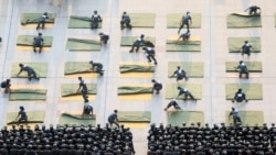 高中生接受军训 分析：打不打仗都强调备战