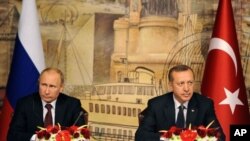 رجب طیب اردوغان رئیس جمهوری ترکیه (راست) و ولادیمیر پوتین رئیس جمهوری روسیه - آرشیو