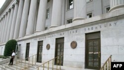 미국 워싱턴의 재무부 건물. 미국 정부가 4일 유엔이 금지한 무기와 사치품을 거래한 혐의로 북한 외교관과 터키인 등을 제재 대상에 추가했다. 