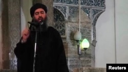 تصویری که از یک سخنرانی ابوبکر البغدادی منتشر شده است. این چندمین بار است که خبر مرگ او منتشر می شود. 