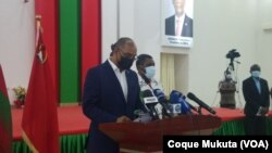 Adalberto Costa Júnior (esq) e Isaías Samakuva (dir), em conferência de imprensa, Luanda, 8 de Outubro de 2021